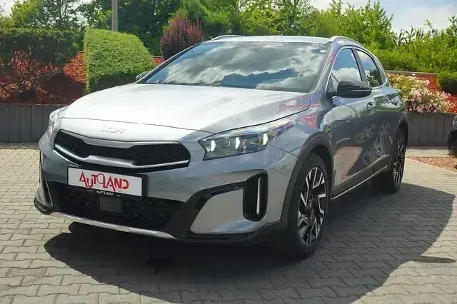 Neu Kia XCeed 179 PS (131 kW) 2026 Lunarsilbermet. SUV