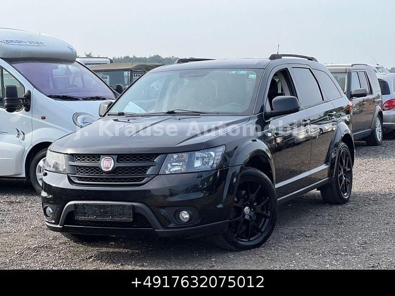 Schwarz Gebraucht 2015 Fiat Freemont Black Code SUV | 7.999 € (Superpreis) - Bild 1/4