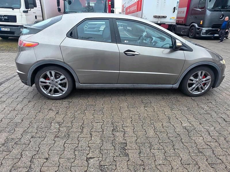 Gebraucht Honda Civic 140 PS (102 kW) 2007 Grau Limousine