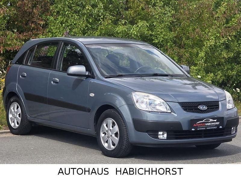 Blau Gebraucht 2009 Kia Rio Attract Limousine | 4.990 € (Teuer) - Bild 1/4
