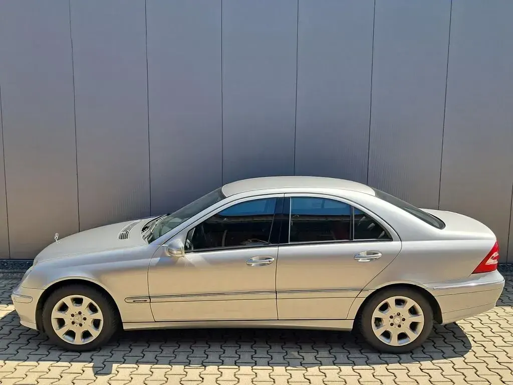 Gebraucht Mercedes C180 143 PS (105 kW) 2005 Silber Limousine