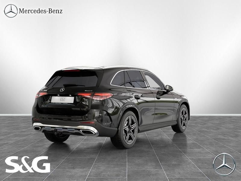 Gebraucht Mercedes GLC300e AMG 204 PS (150 kW) 2025 Metalliclack obsidianschwarz SUV