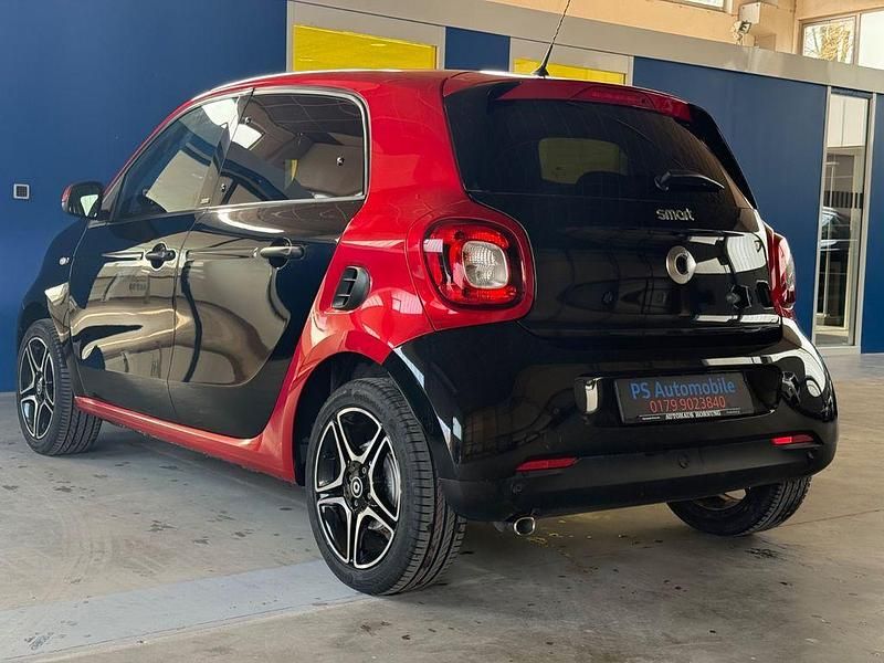 Gebraucht Smart ForFour Basis 90 PS (66 kW) 2018 Rot Kleinwagen