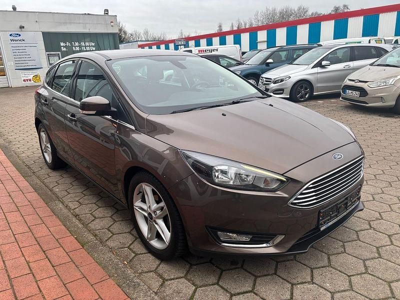 Gebraucht Ford Focus Titanium 125 PS (91 kW) 2017 Braun Limousine