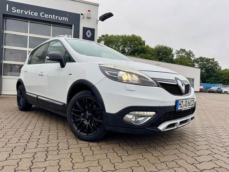 Weiß Gebraucht 2014 Renault Scénic III Bose Edition Van / Kleinbus | 7.400 € (Fairer Preis) - Bild 1/4