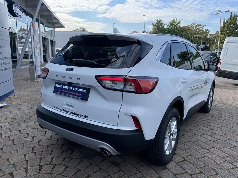 Gebraucht Ford Kuga Titanium 150 PS (110 kW) 2023 Frozen white SUV