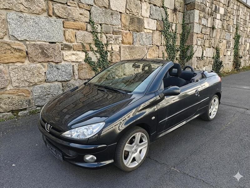 Gebraucht Peugeot 206 CC 120 PS (88 kW) 2005 Schwarz Cabrio