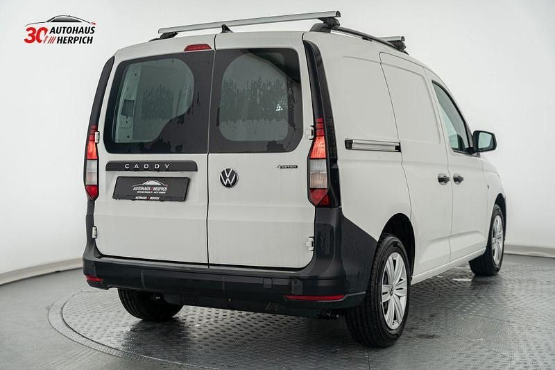 Neu VW Caddy 122 PS (89 kW) 2025 Candyweiã Van / Kleinbus