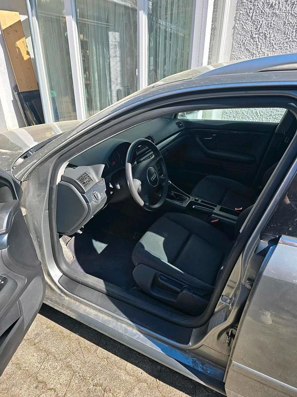 Gebraucht Audi A4 130 PS (95 kW) 2004 Grau Kombi