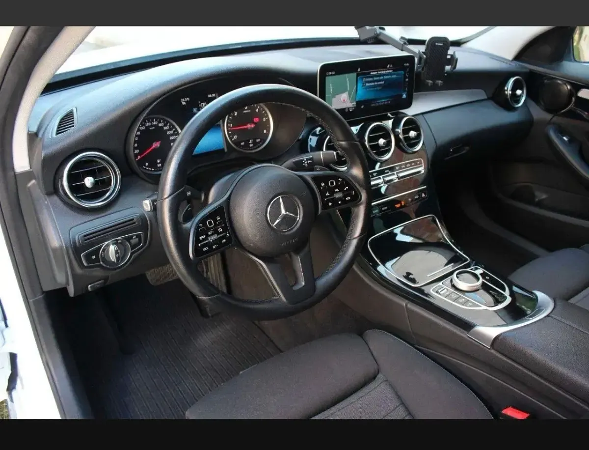 Gebraucht Mercedes C220 194 PS (142 kW) 2021 Weiß Limousine