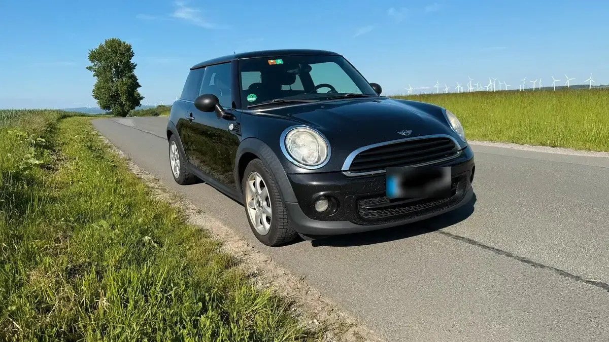 Gebraucht Mini Cooper D 90 PS (66 kW) 2011 Schwarz Kleinwagen