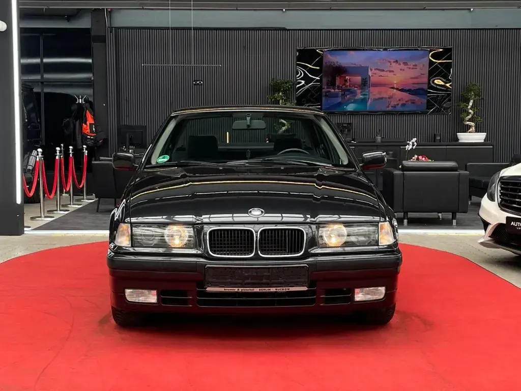 Gebraucht BMW 320 150 PS (110 kW) 1991 Schwarz Limousine