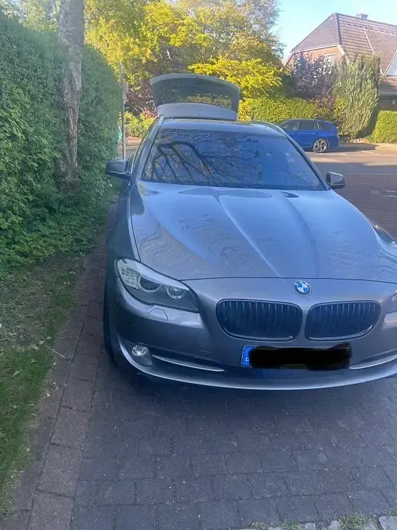 Gebraucht BMW 525 Sport Line 218 PS (160 kW) 2012 Grau Kombi