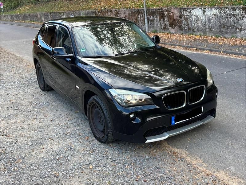 Schwarz Gebraucht 2010 BMW X1 SUV | 3.999 € (Superpreis) - Bild 1/4