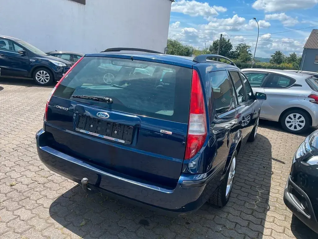Gebraucht Ford Mondeo 116 PS (85 kW) 2005 Blau Limousine