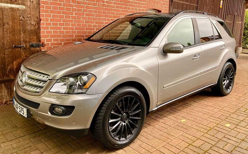 Gebraucht Mercedes ML500 306 PS (225 kW) 2006 Grau SUV