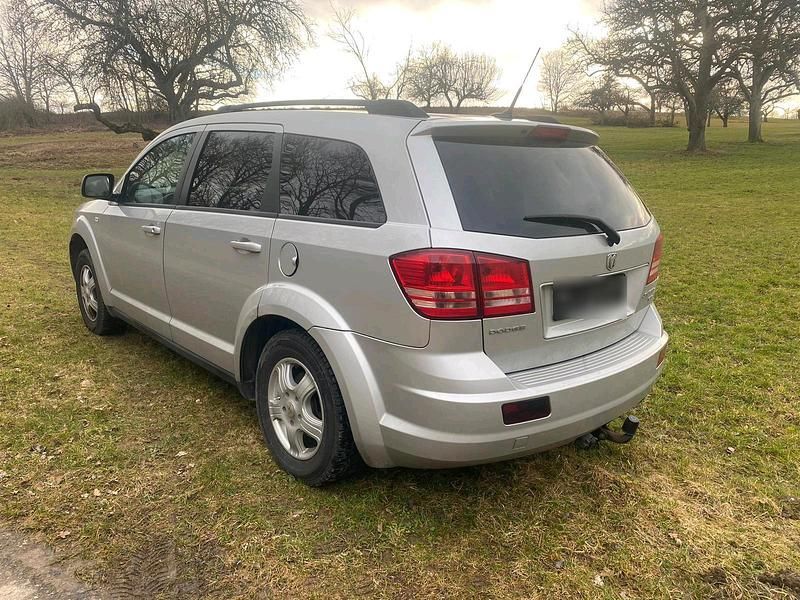 Gebraucht Dodge Journey SXT 170 PS (125 kW) 2010 Silber SUV