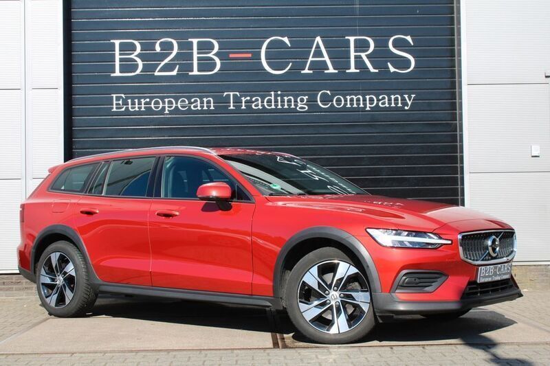 Rot Gebraucht 2020 Volvo V60 CC Pro Kombi | 16.500 € (Fairer Preis) - Bild 1/4