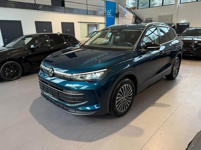 Gebraucht VW Tiguan Goal 150 PS (110 kW) 2025 Blau SUV