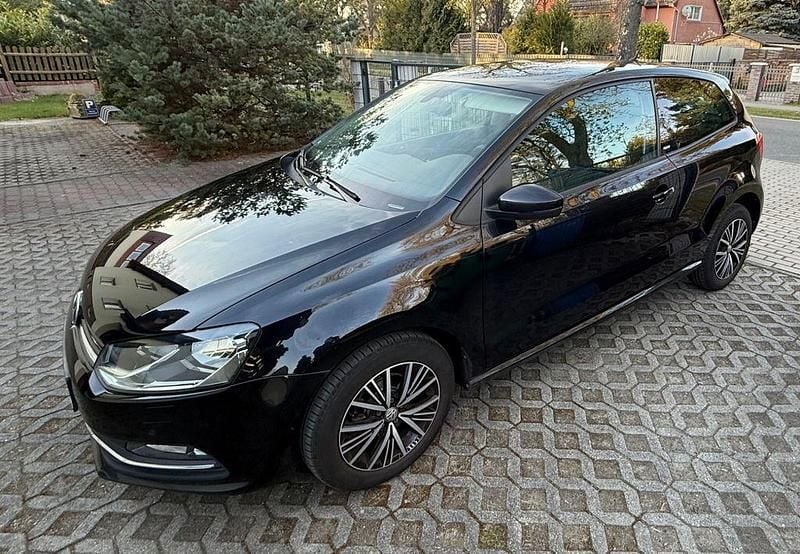Second-hand VW Polo Allstar 90 CP (66 kW) 2016 Negru Hatchback