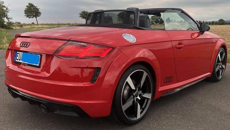 Gebraucht Audi TT Competition 197 PS (144 kW) 2022 Rot Cabrio