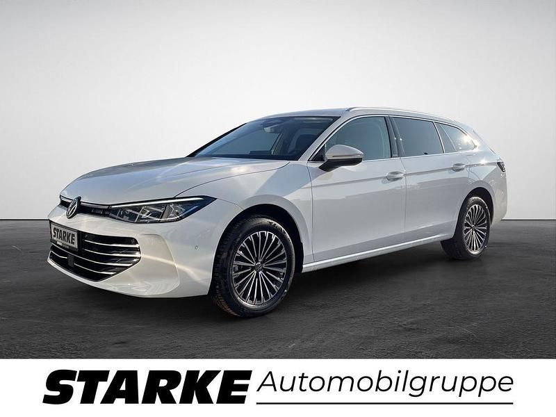 Gebraucht VW Passat Elegance 150 PS (110 kW) 2024 Weiß (pure white) Kombi