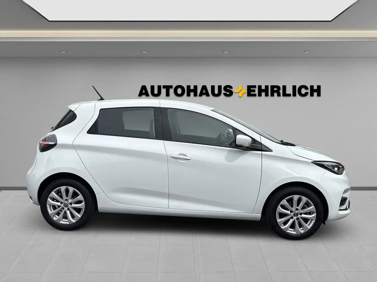 Gebraucht Renault Zoe Experience 50 kW (69 PS) 2021 Weiß Kleinwagen