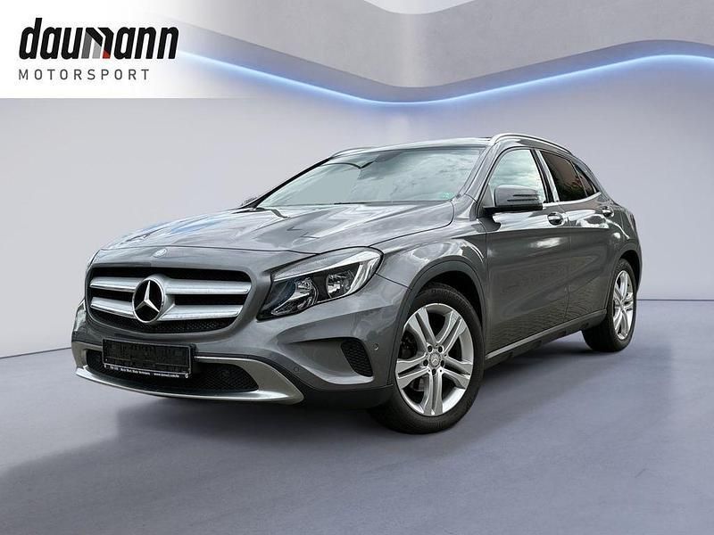 Grau Gebraucht 2015 Mercedes GLA220 SUV | 14.900 € (Fairer Preis) - Bild 1/4