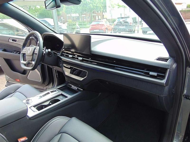 Neu KGM Torres 163 PS (119 kW) 2025 Iron metal SUV