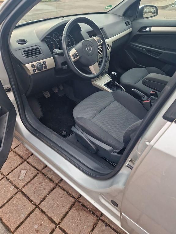 Gebraucht Opel Astra Edition 105 PS (77 kW) 2007 Grau Limousine