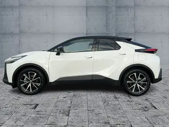Gebraucht Toyota C-HR Team 223 PS (164 kW) 2024 Super white / black SUV