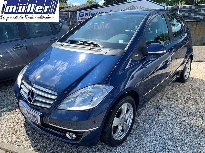Blau Gebraucht 2012 Mercedes A180 Elegance Limousine | 11.990 € (Fairer Preis) - Bild 1/4