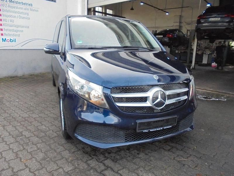 Gebraucht Mercedes V250 Edition 190 PS (139 kW) 2020 Blau Van / Kleinbus