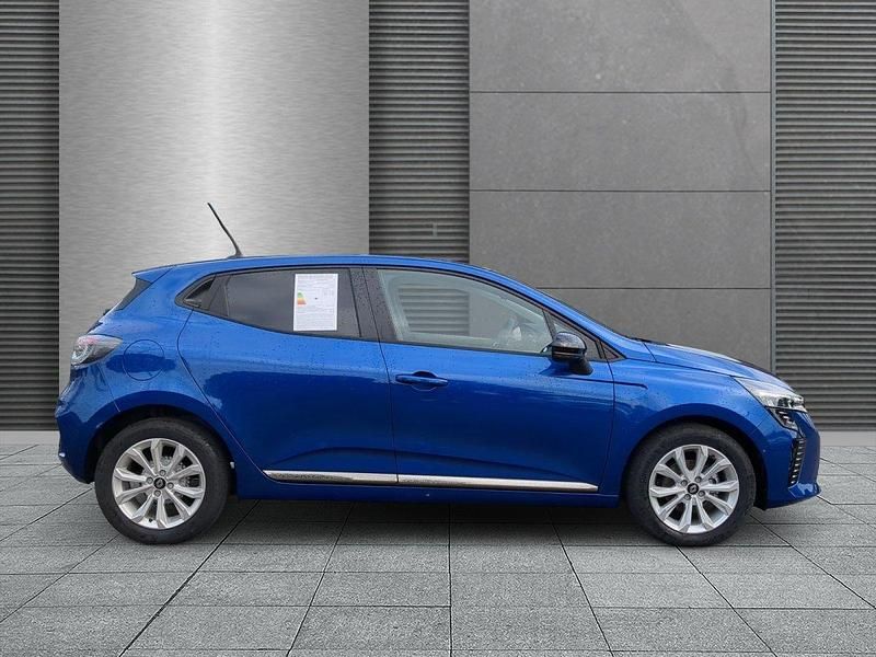 Nuova Renault Clio V Evolution 2025 Blu Utilitaria
