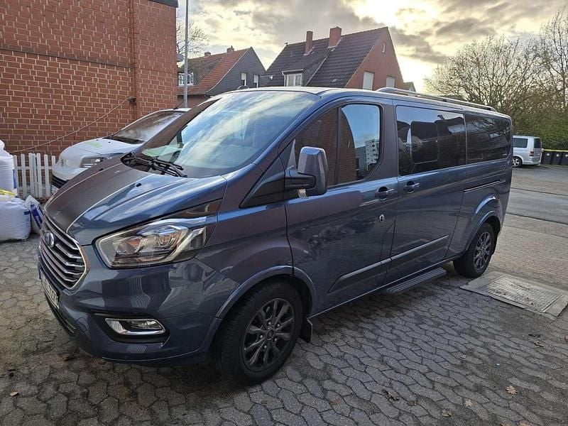 Gebraucht Ford Tourneo Titanium 131 PS (96 kW) 2022 Van / Kleinbus