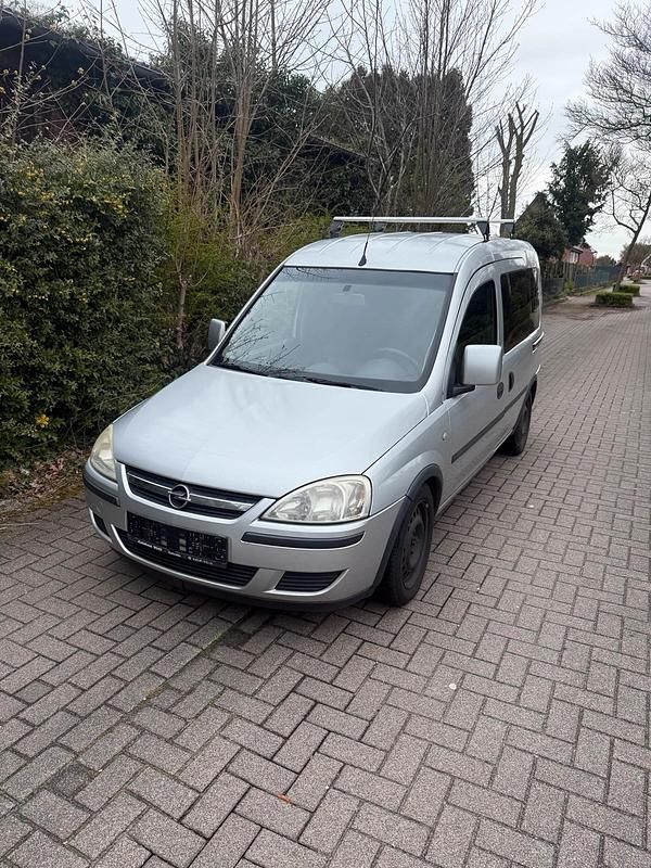 Gebraucht Opel Combo 100 PS (73 kW) 2008 Silber Van / Kleinbus