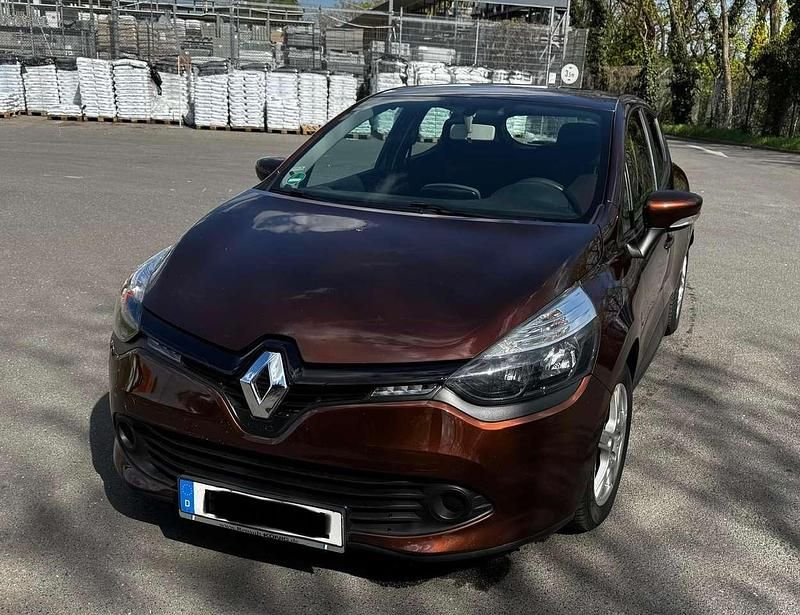 Second-hand Renault Clio IV Expression 75 CP (55 kW) 2014 Berlinǎ