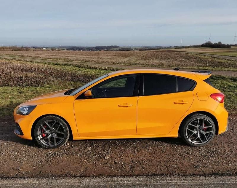Gebraucht Ford Focus ST 280 PS (205 kW) 2022 Orange Limousine