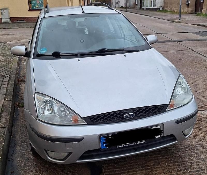 Grau Gebraucht 2004 Ford Focus Kombi | 500 € (Superpreis) - Bild 1/4