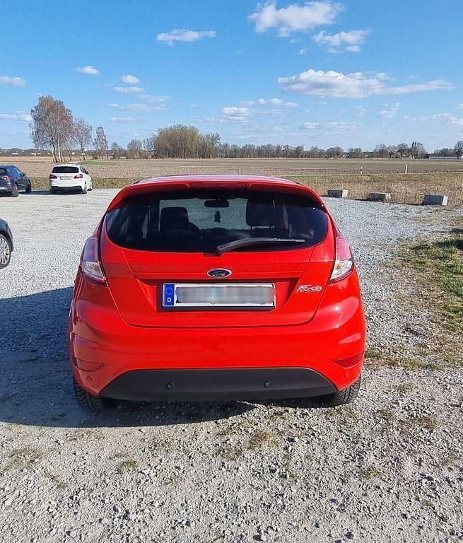 Gebraucht Ford Fiesta SYNC Edition 80 PS (58 kW) 2013 Rot Kleinwagen