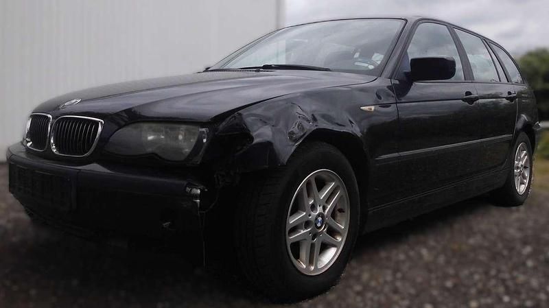 Schwarz Gebraucht 2003 BMW 318 Kombi | 550 € (Superpreis) - Bild 1/4