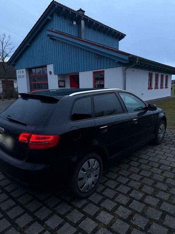Gebraucht Audi A3 105 PS (77 kW) 2012 Schwarz Kleinwagen