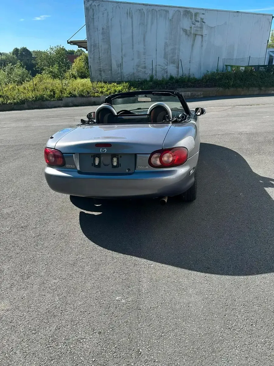Gebraucht Mazda MX5 115 PS (84 kW) 2002 Grau Cabrio