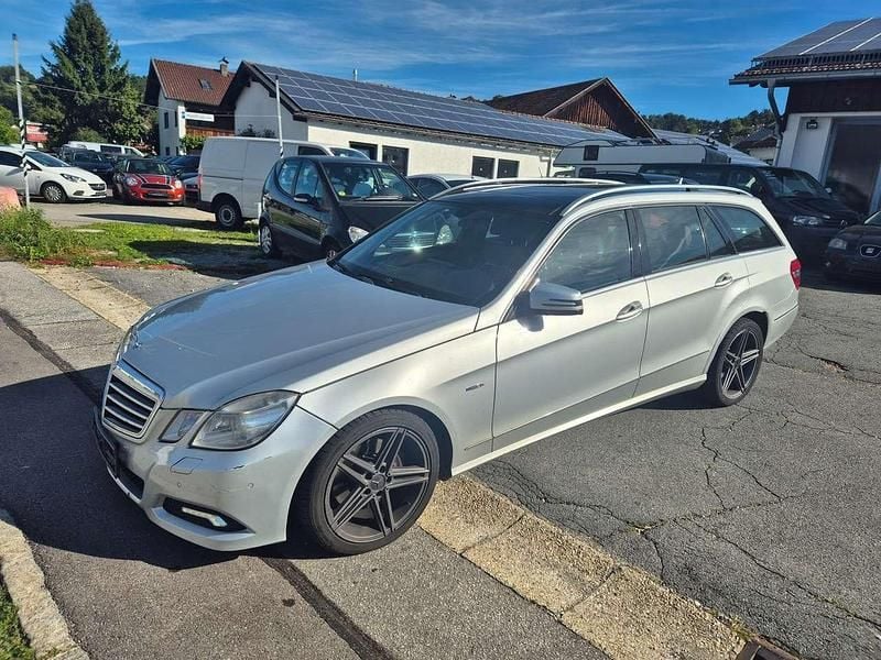 Second-hand Mercedes E250 204 CP (150 kW) 2010 Argintiu Break