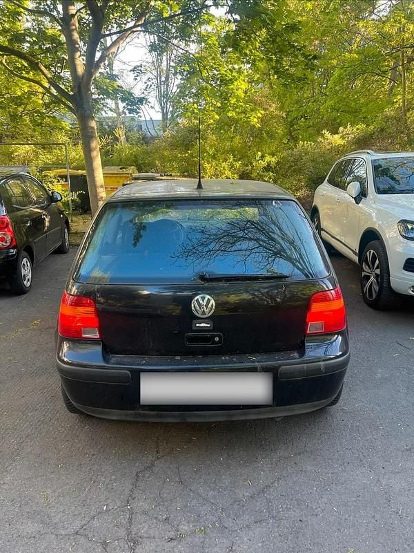 Gebraucht VW Golf IV 75 PS (55 kW) 2002 Schwarz Kleinwagen