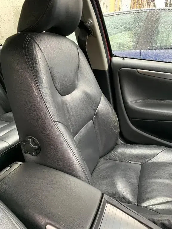 Gebraucht Volvo V70 Comfort 185 PS (136 kW) 2007 Rot Kombi