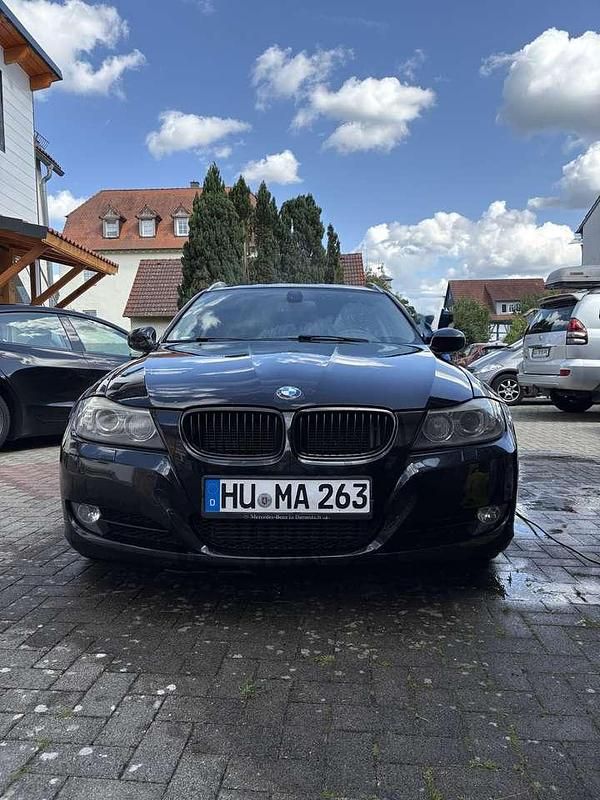 Gebraucht 2011 BMW 320 Lifestyle Kombi | 3.999 € (Guter Preis) - Bild 1/4