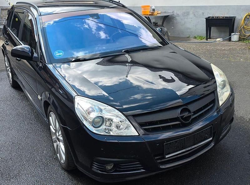 Schwarz Gebraucht 2005 Opel Signum Cosmo Kombi | 3.950 € (Fairer Preis) - Bild 1/4