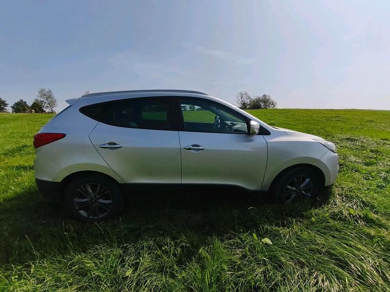 Gebraucht Hyundai ix35 184 PS (135 kW) 2015 Silber SUV