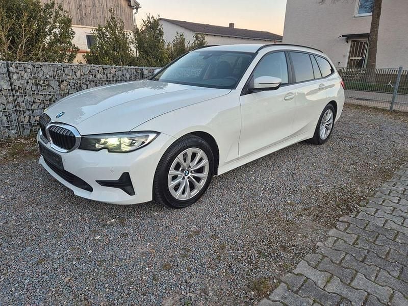 Gebraucht BMW 318 Advantage 150 PS (110 kW) 2020 Weiß Kombi